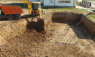 Рытье котлованов под фундамент в Петропавловске-Камчатском – цена от 2643 руб. за м3 | 2Землекопа-Птк